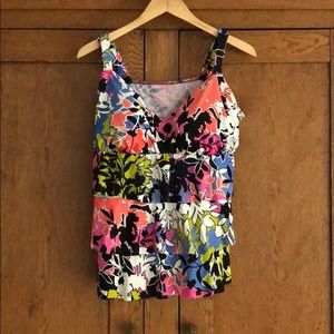 Women’s bathing suit top